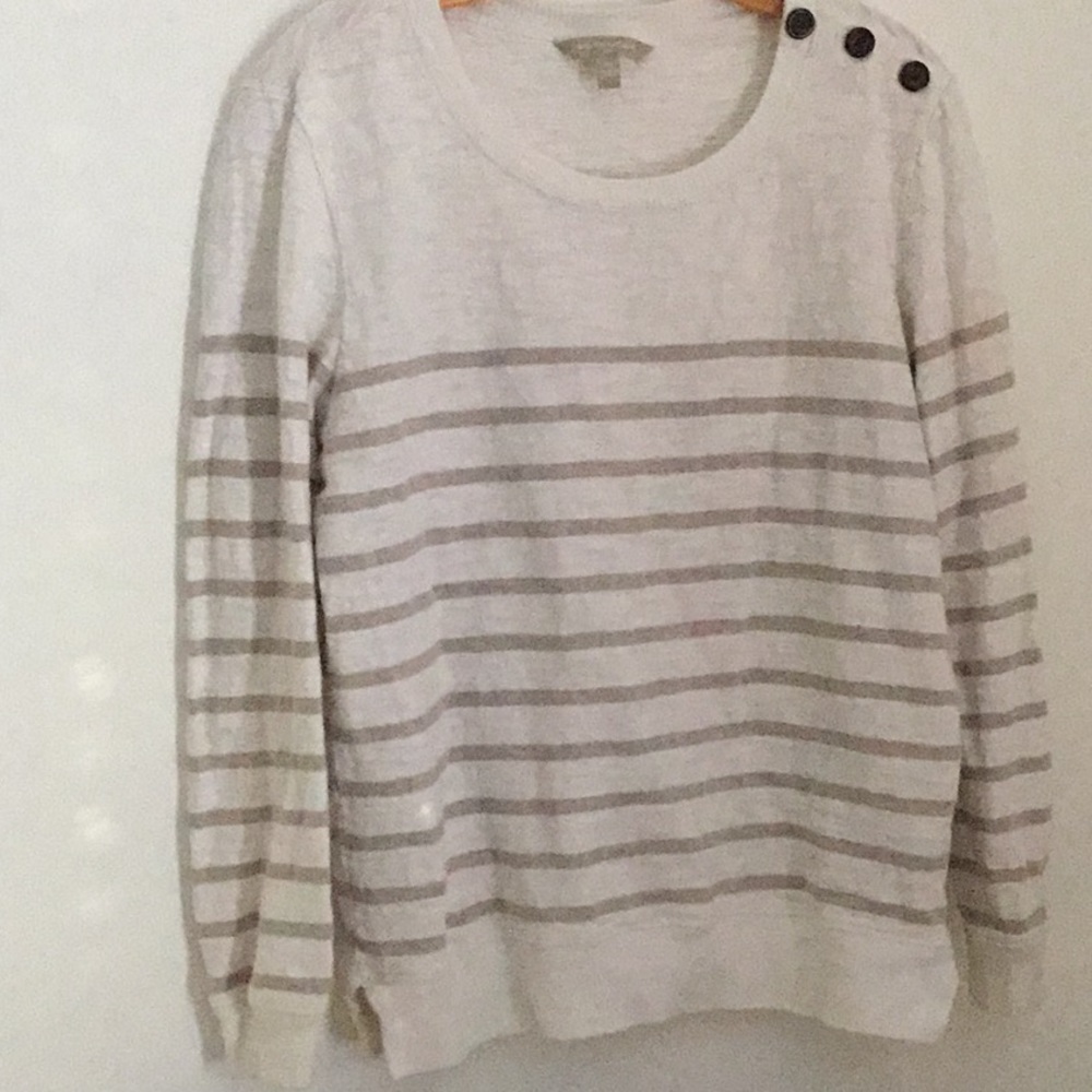 Woman’s tan stripe pull over banana republic sizeM